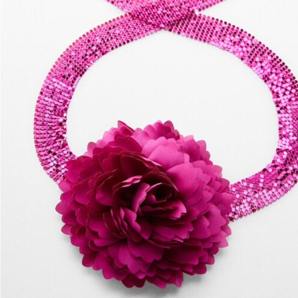 Double twisted flower necklace